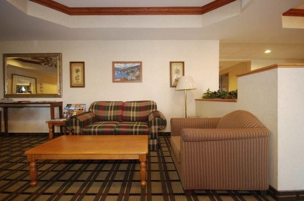 Comfort Suites South Haven Near I-96 Eksteriør bilde