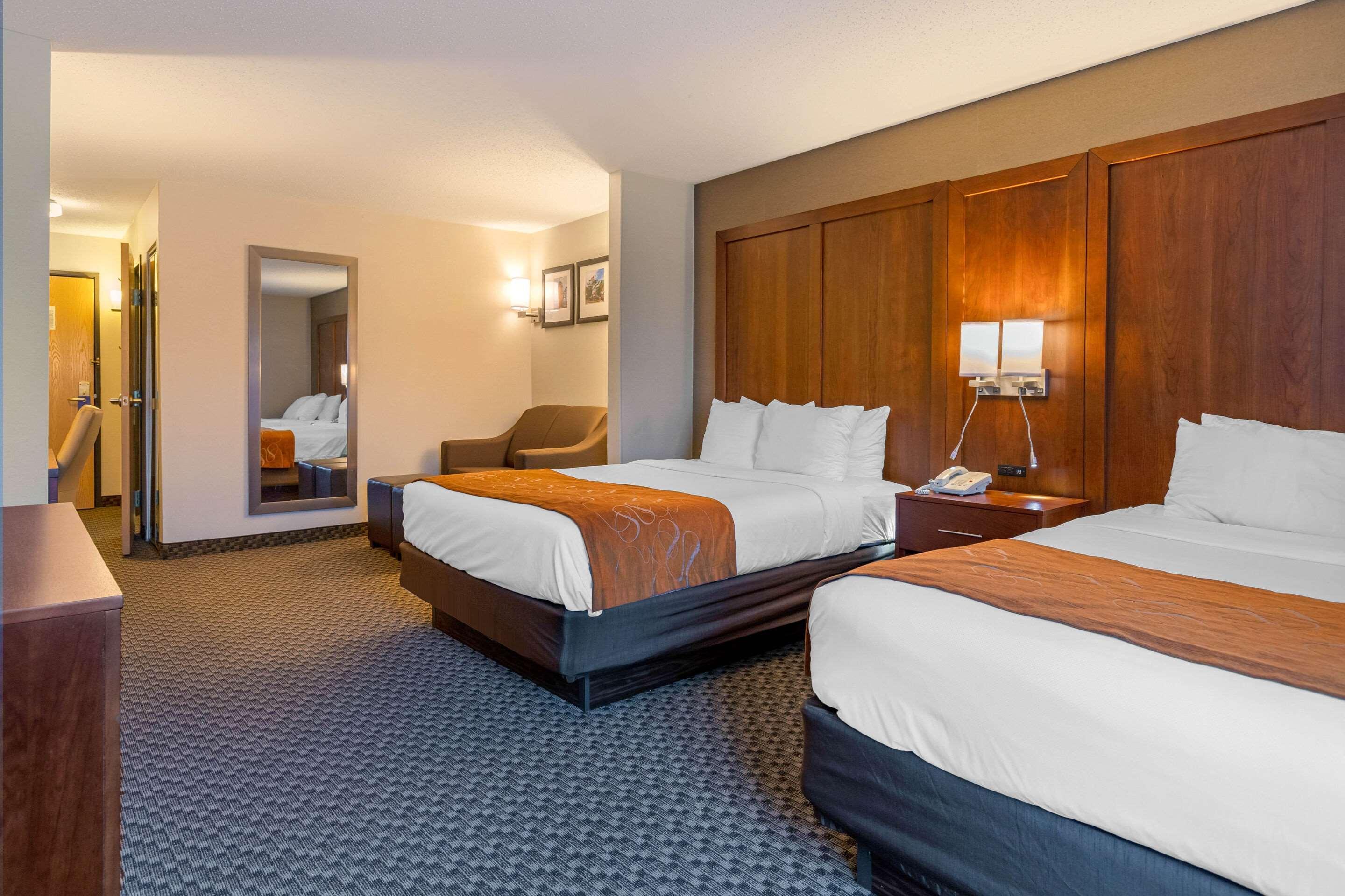 Comfort Suites South Haven Near I-96 Eksteriør bilde