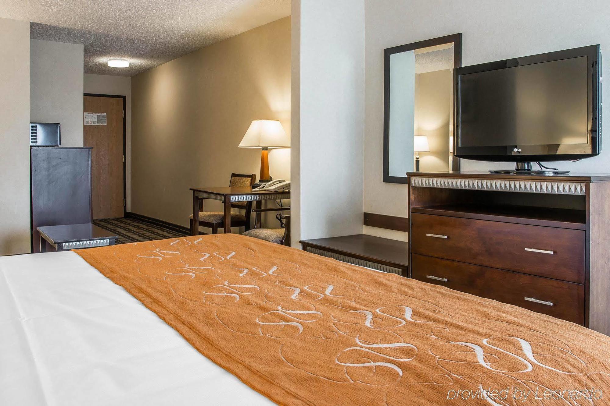 Comfort Suites South Haven Near I-96 Eksteriør bilde