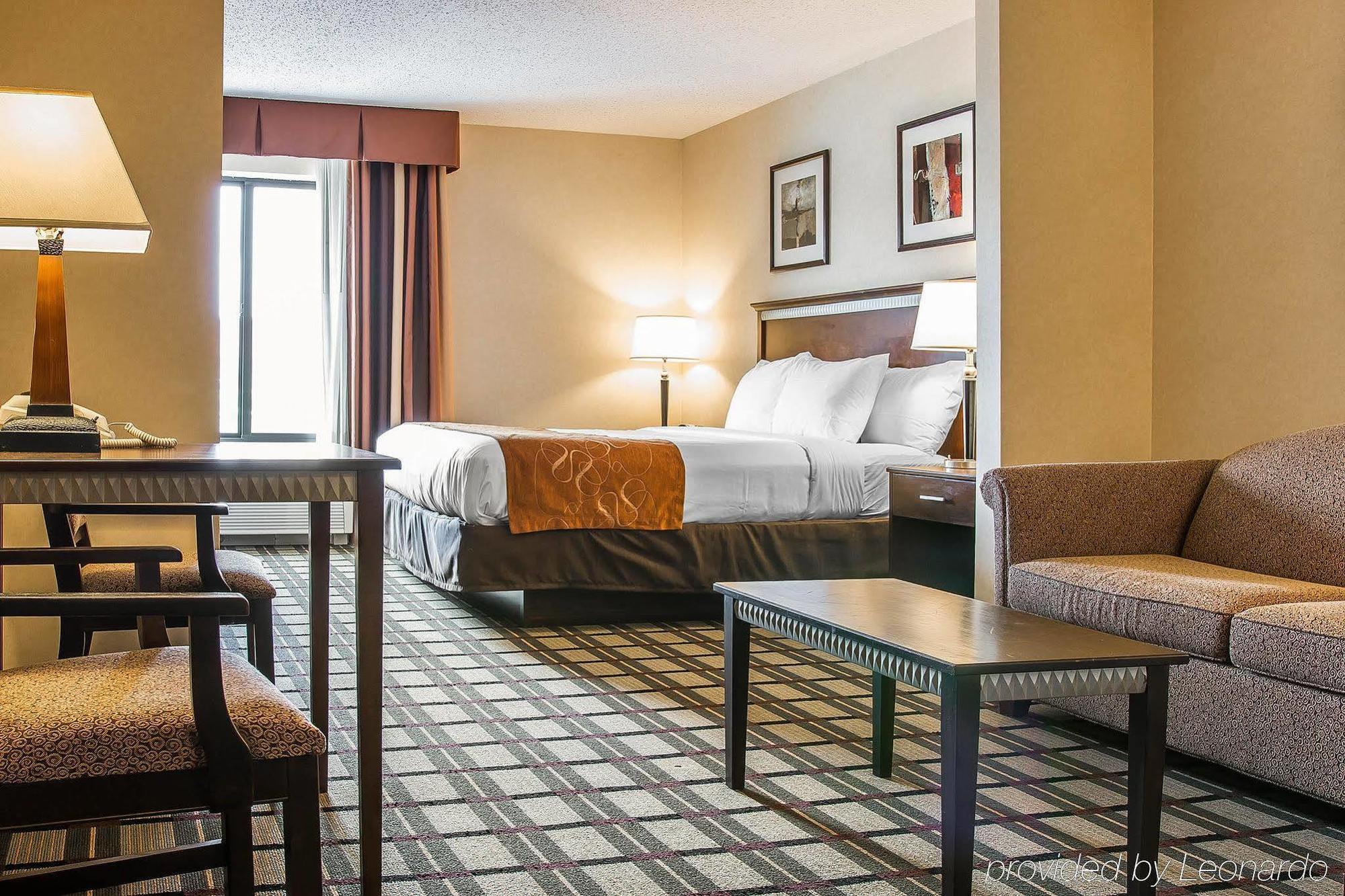 Comfort Suites South Haven Near I-96 Eksteriør bilde