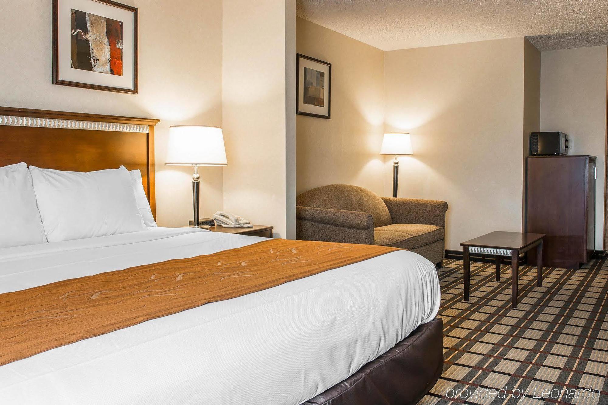 Comfort Suites South Haven Near I-96 Eksteriør bilde