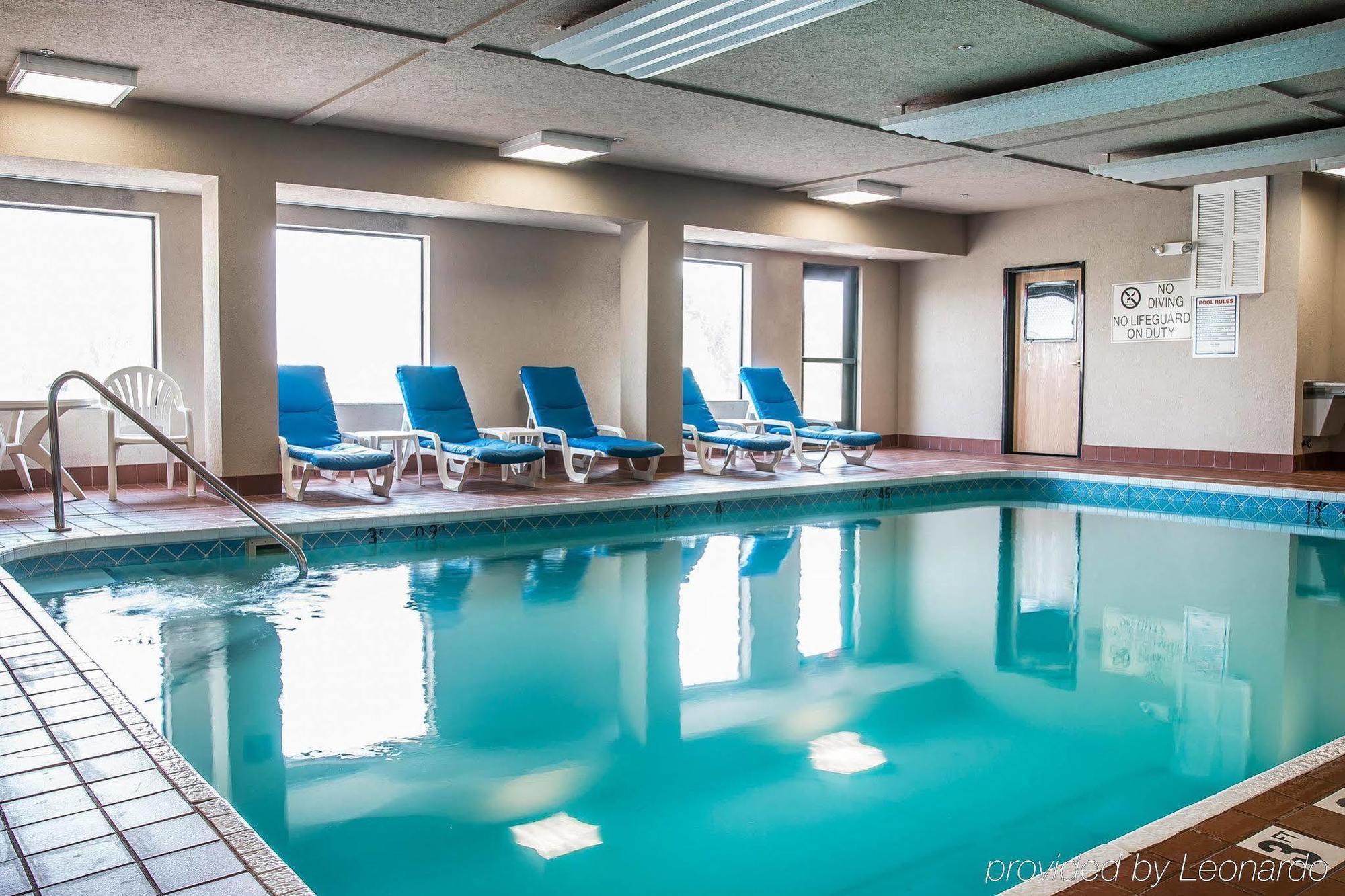 Comfort Suites South Haven Near I-96 Eksteriør bilde