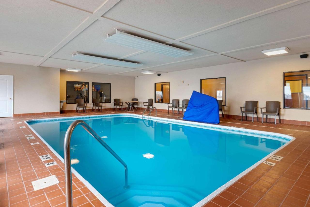 Comfort Suites South Haven Near I-96 Eksteriør bilde